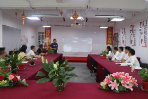 心存感恩，一路同行——新竹高于舊竹枝，全憑老干為扶持